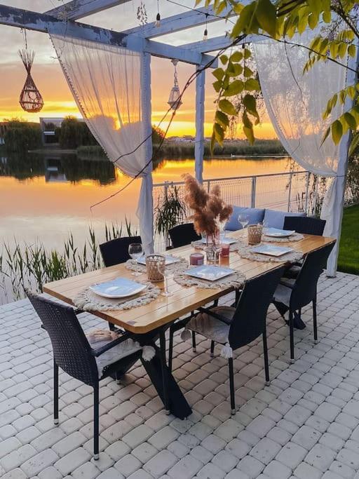 Therme - Corbeanca By The Lake Luxury Villa Exteriör bild