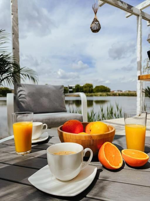 Therme - Corbeanca By The Lake Luxury Villa Exteriör bild