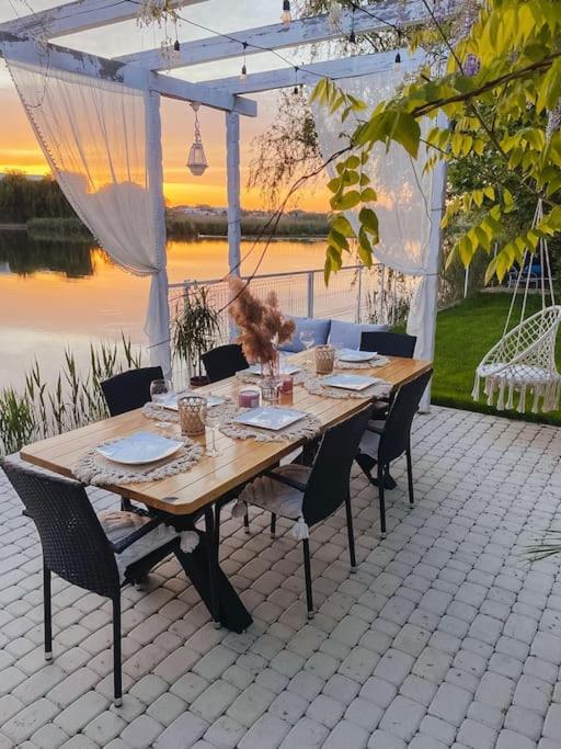 Therme - Corbeanca By The Lake Luxury Villa Exteriör bild